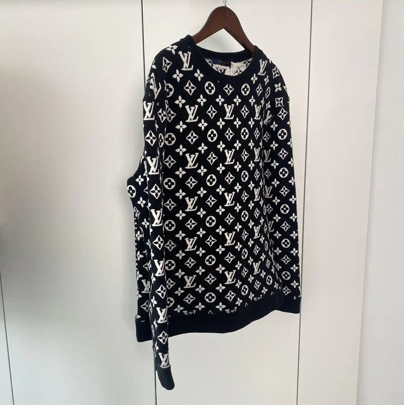 Louis Vuitton Louis Vuitton Black Monogram Long Sleeve Sweatshirt 0089 Size S / US 4 / IT 40 - 2 Thumbnail