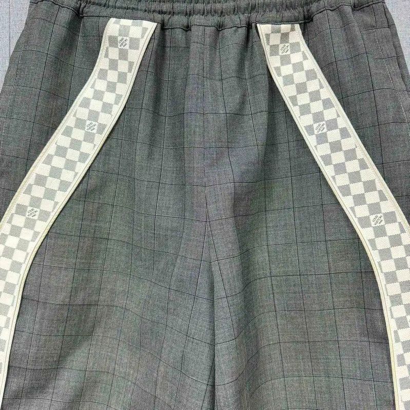 Louis Vuitton Louis Vuitton Green Cotton Women's Shorts 0089 Size 23" - 3 Thumbnail