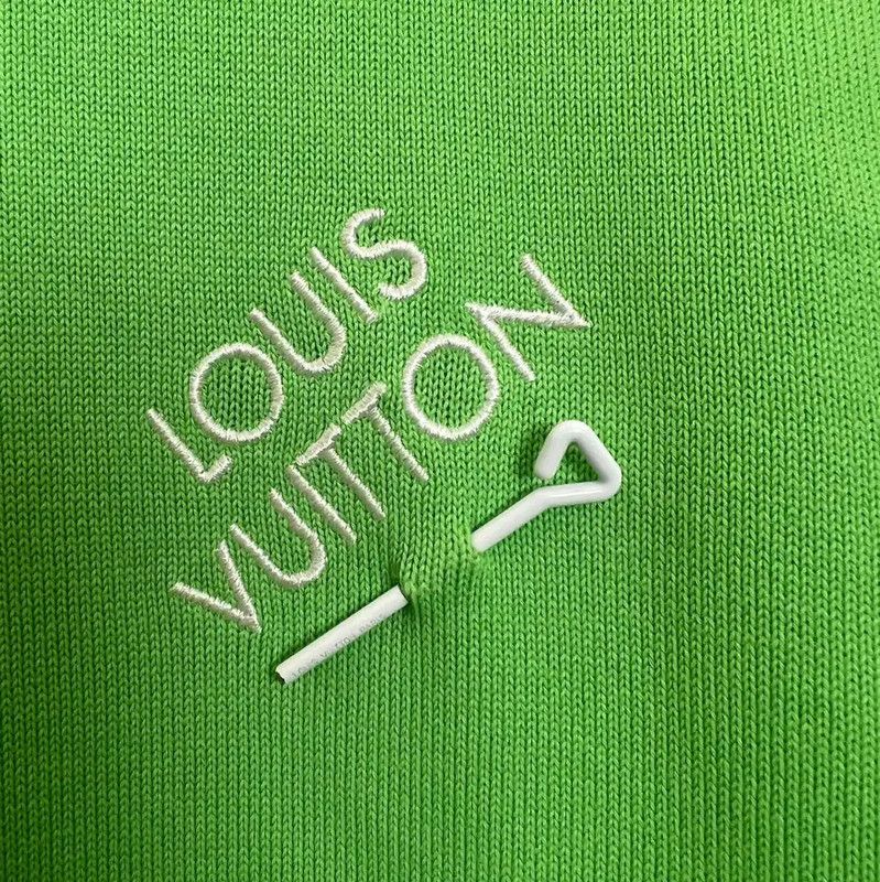 Louis Vuitton Louis Vuitton Green Women’s T-Shirt Size M 0089 Size M / US 6-8 / IT 42-44 - 4 Thumbnail