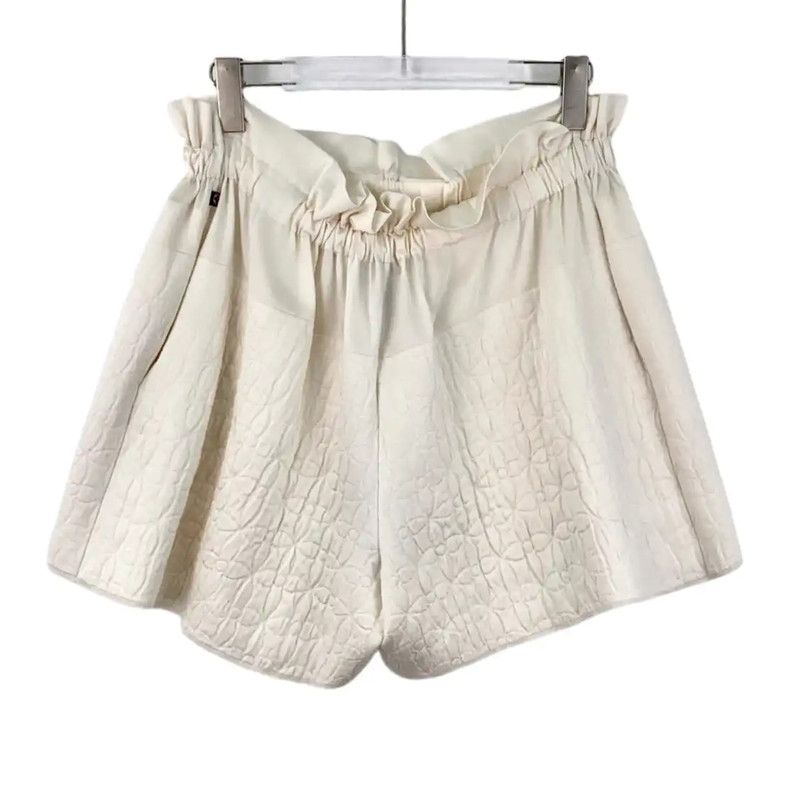 Louis Vuitton Louis Vuitton Beige Silk Women's Shorts 0089 Size 30" / US 8 / IT 44 - 2 Thumbnail