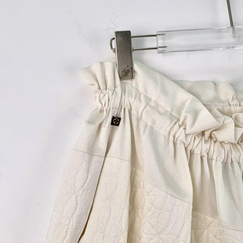 Louis Vuitton Louis Vuitton Beige Silk Women's Shorts 0089 Size 30" / US 8 / IT 44 - 5 Thumbnail