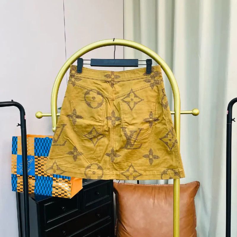 Louis Vuitton Louis Vuitton Yellow Cotton Women’s Shorts 0089 Size 23" - 2 Thumbnail