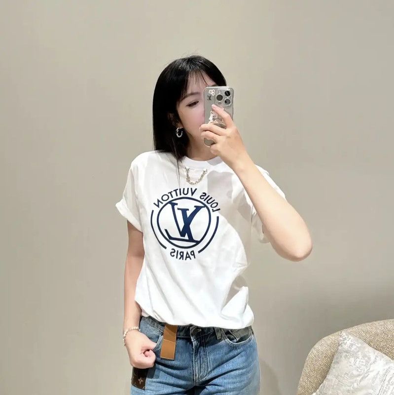 Louis Vuitton Louis Vuitton White T-Shirt for Women 0089 Size M / US 6-8 / IT 42-44 - 7 Thumbnail