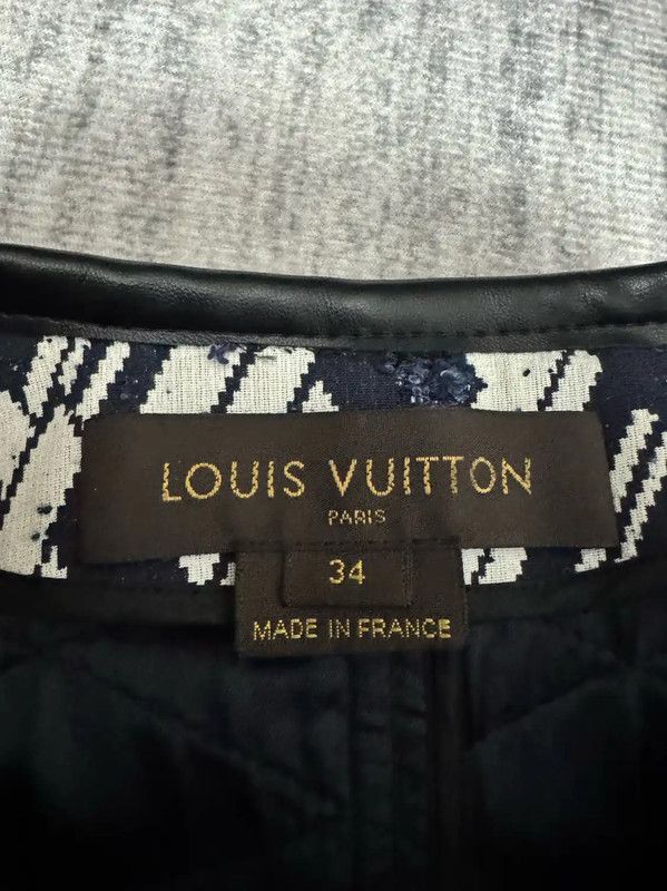 Louis Vuitton Louis Vuitton White Embroidered Jacket for Women 0089 Size M / US 6-8 / IT 42-44 - 4 Thumbnail