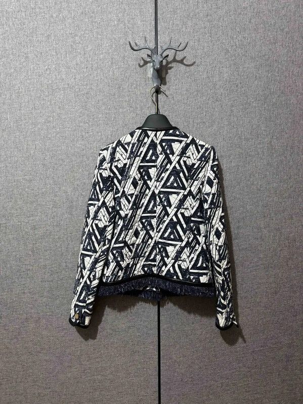 Louis Vuitton Louis Vuitton White Embroidered Jacket for Women 0089 Size M / US 6-8 / IT 42-44 - 2 Thumbnail