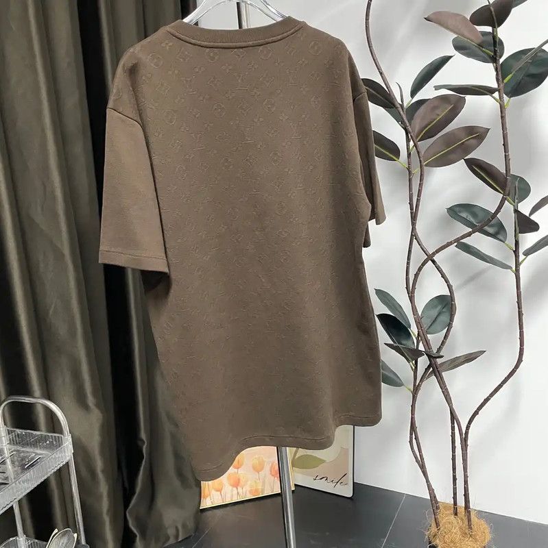 Louis Vuitton Louis Vuitton Khaki Cotton Women's T-Shirt 0089 Size M / US 6-8 / IT 42-44 - 2 Thumbnail