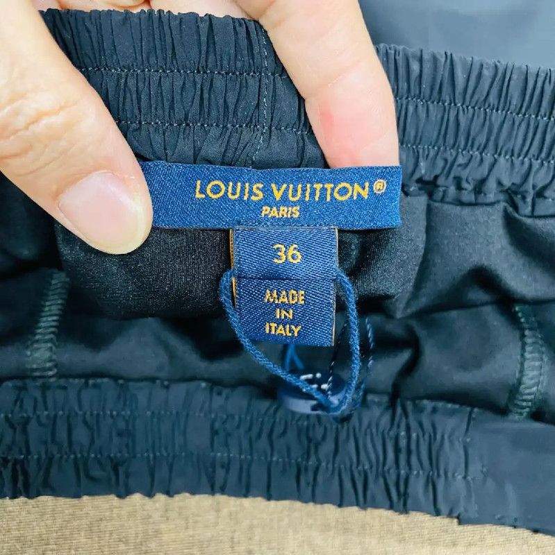 Louis Vuitton Louis Vuitton Black Nylon Women's Shorts 0089 Size 23" - 3 Thumbnail