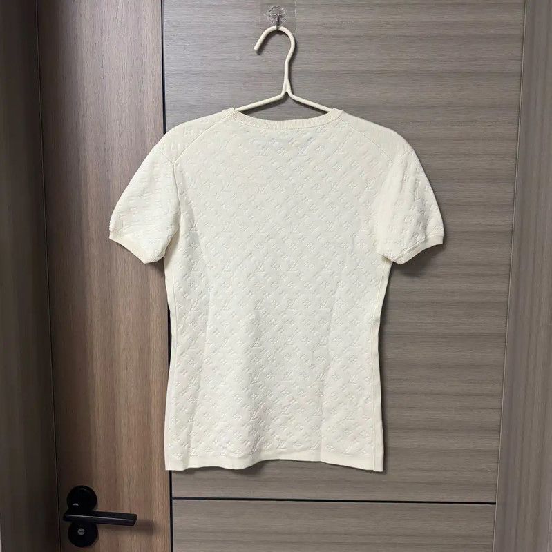 Louis Vuitton Louis Vuitton Cream Silk Women's T-Shirt 0089 Size S / US 4 / IT 40 - 2 Thumbnail