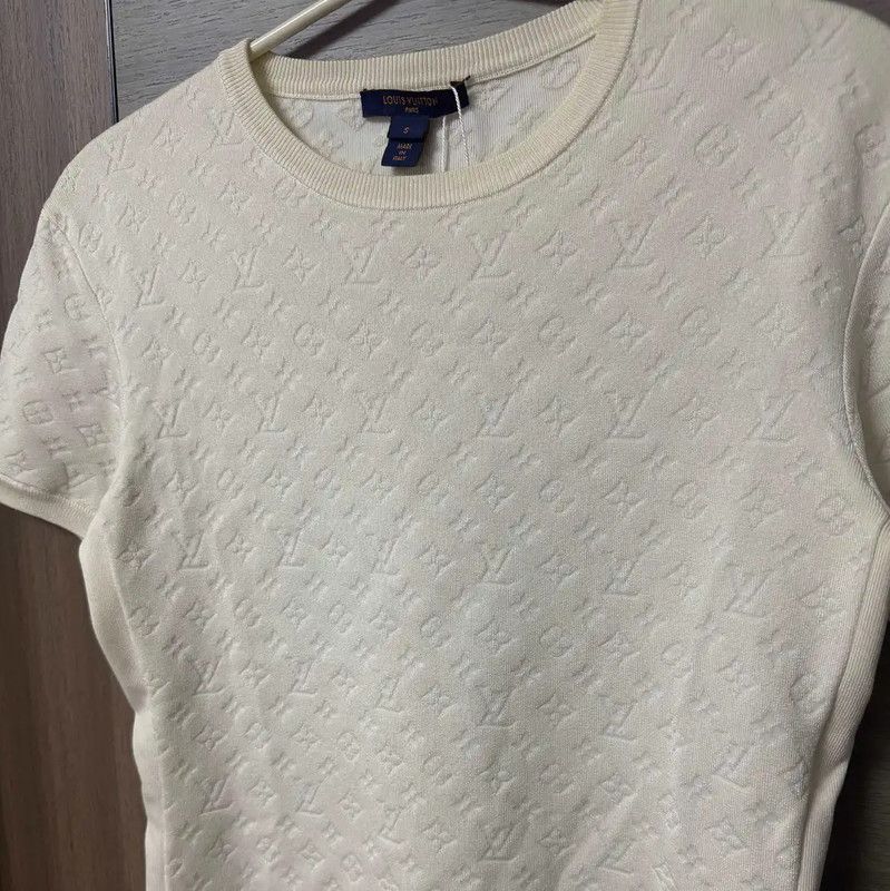 Louis Vuitton Louis Vuitton Cream Silk Women's T-Shirt 0089 Size S / US 4 / IT 40 - 3 Thumbnail