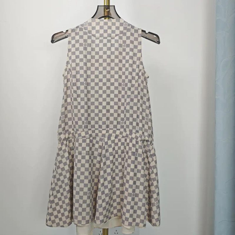 Louis Vuitton Louis Vuitton Summer Cream Silk Dress 0089 Size XS / US 0-2 / IT 36-38 - 5 Thumbnail