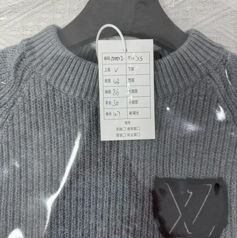 Louis Vuitton Louis Vuitton Women's Grey Wool Logo Knit Sweater 0089 Size XS / US 0-2 / IT 36-38 - 7 Thumbnail