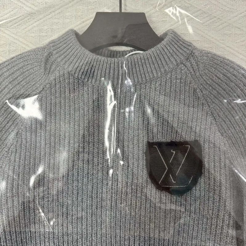 Louis Vuitton Louis Vuitton Women's Grey Wool Logo Knit Sweater 0089 Size XS / US 0-2 / IT 36-38 - 5 Thumbnail