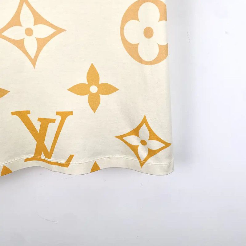 Louis Vuitton Louis Vuitton Beige Cotton Women's T-Shirt 0089 Size S / US 4 / IT 40 - 4 Thumbnail