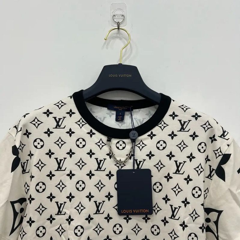Louis Vuitton Louis Vuitton White Women's T-Shirt with Logo 0089 Size S / US 4 / IT 40 - 3 Thumbnail