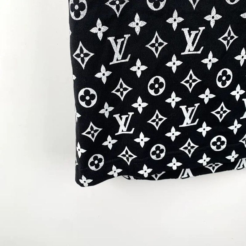 Louis Vuitton Louis Vuitton Black Cotton T-Shirt for Women 0089 Size S / US 4 / IT 40 - 4 Thumbnail
