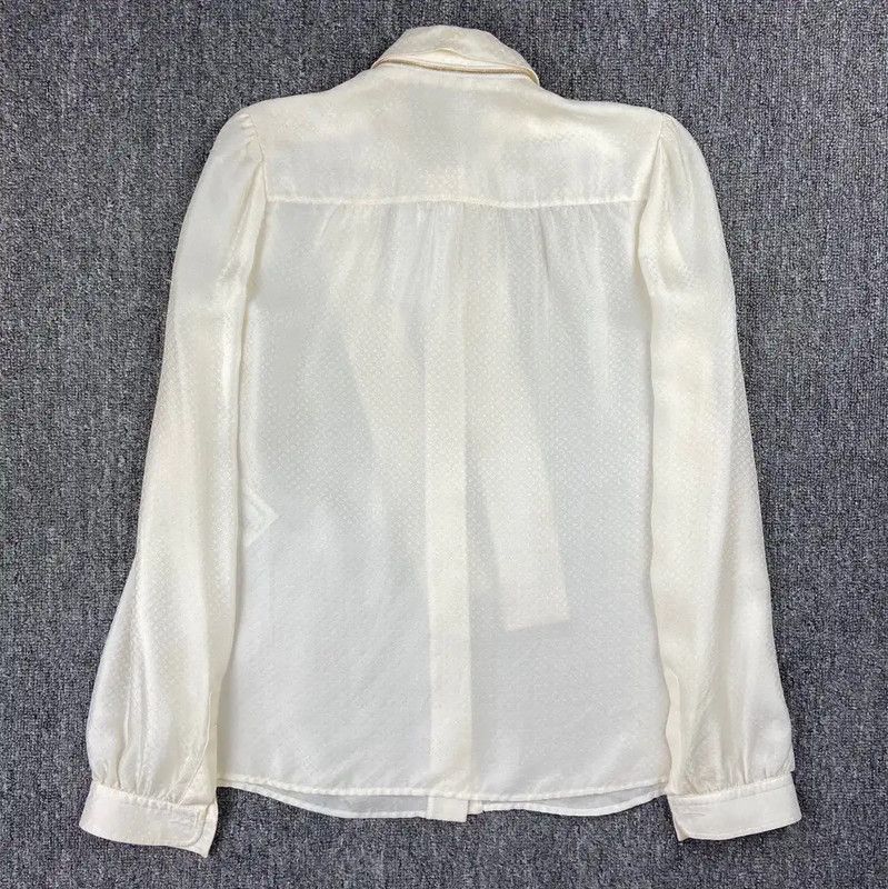 Louis Vuitton Louis Vuitton White Silk Blouse for Women 0089 Size S / US 4 / IT 40 - 3 Thumbnail