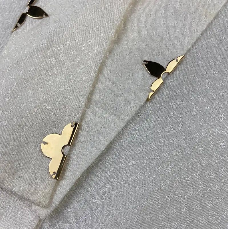 Louis Vuitton Louis Vuitton White Silk Blouse for Women 0089 Size S / US 4 / IT 40 - 2 Thumbnail