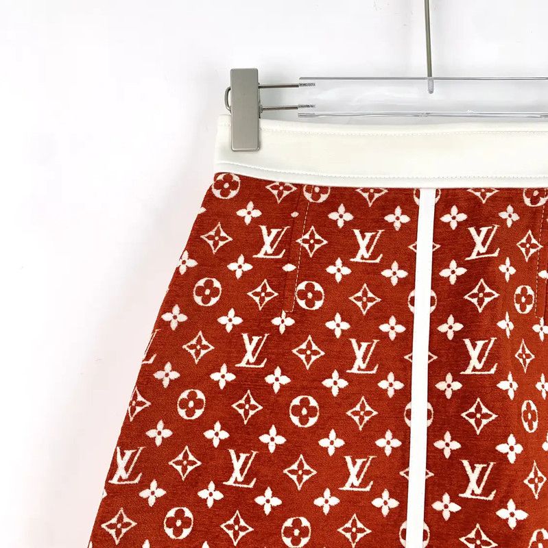 Louis Vuitton Louis Vuitton Red Printed Skirt for Women 0089 Size 22" - 3 Thumbnail
