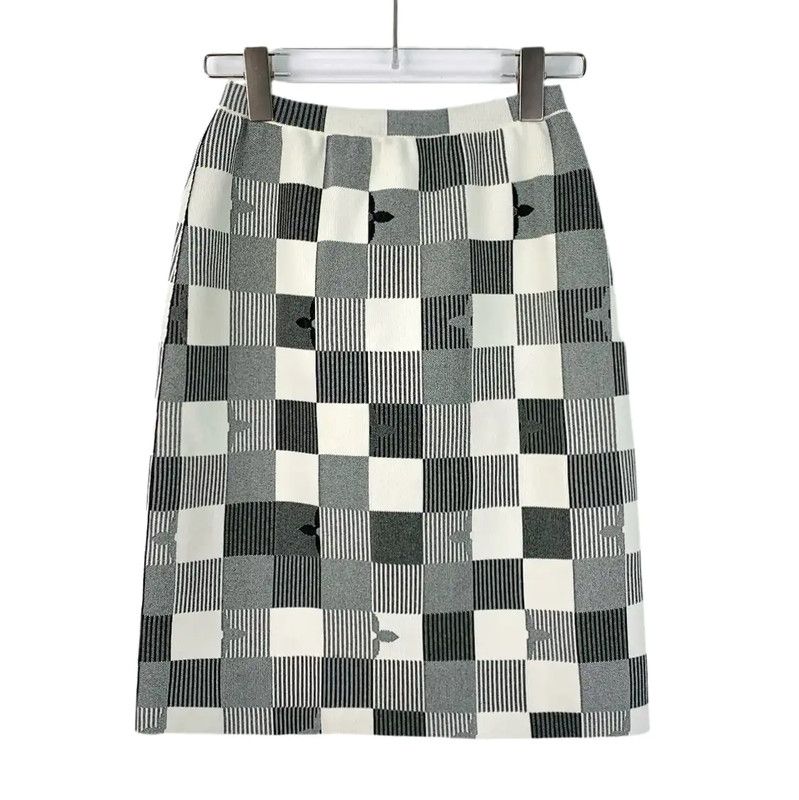 Louis Vuitton Louis Vuitton Color Blocked Skirt in XS Size 0089 Size 22" - 2 Thumbnail