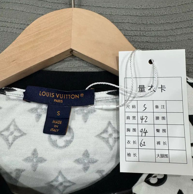 Louis Vuitton Louis Vuitton Women's White Cotton T-Shirt 0089 Size S / US 4 / IT 40 - 2 Thumbnail