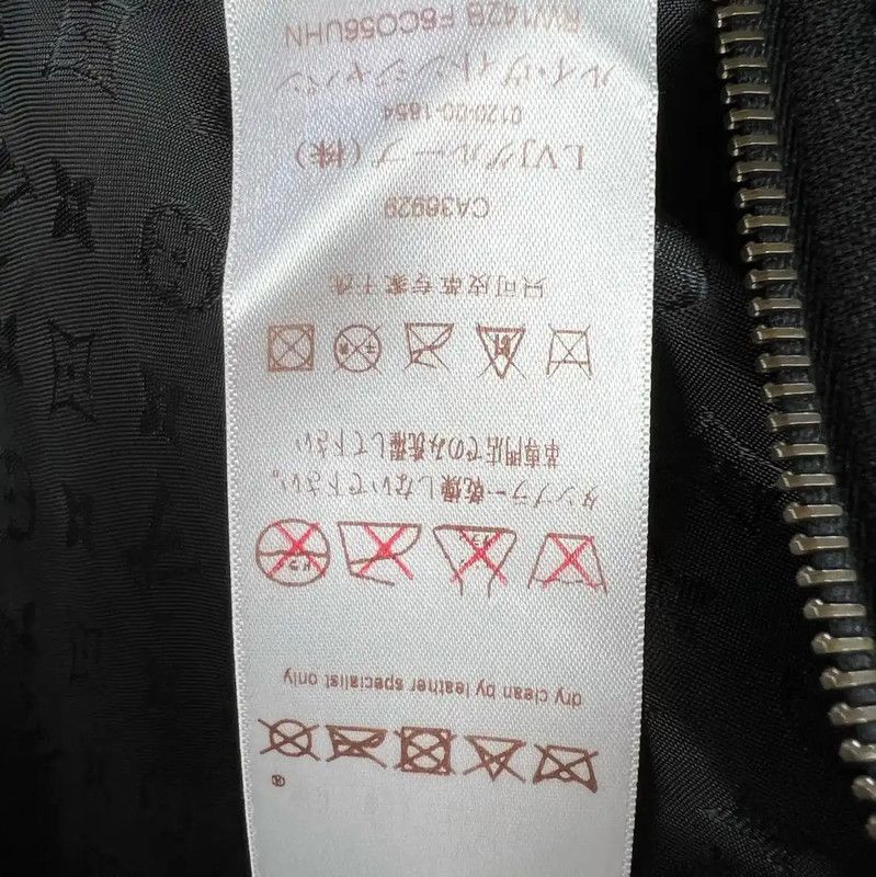 Louis Vuitton Louis Vuitton Black Cashmere Coat Size S 0089 Size S / US 4 / IT 40 - 5 Thumbnail