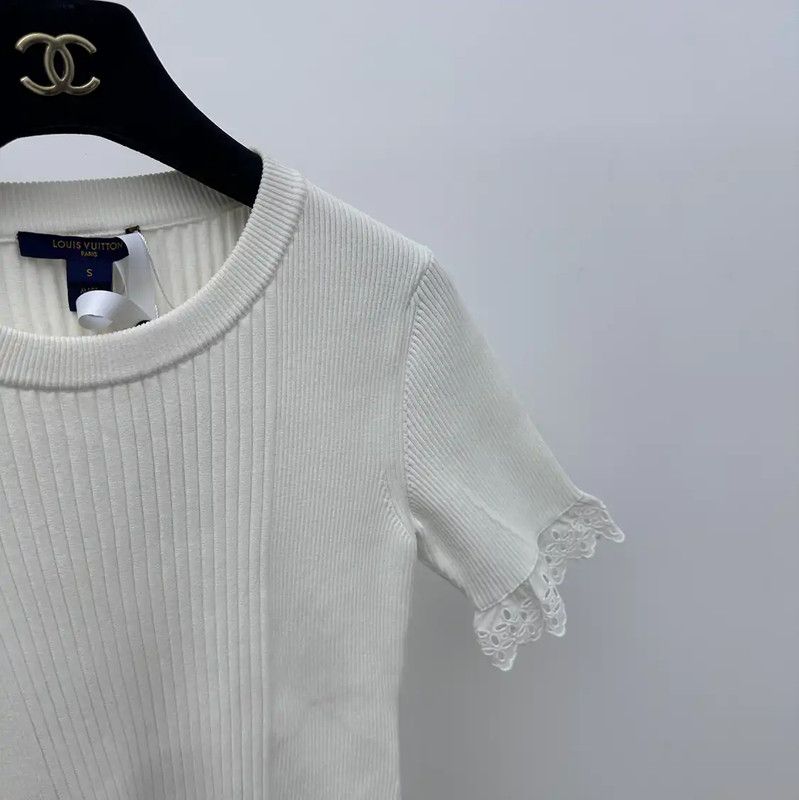 Louis Vuitton Louis Vuitton White Knit Top with Lace Sleeves 0089 Size S / US 4 / IT 40 - 3 Thumbnail