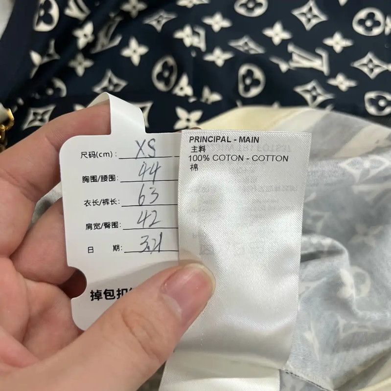 Louis Vuitton Louis Vuitton Black Cotton Women's T-Shirt 0089 Size XS / US 0-2 / IT 36-38 - 5 Thumbnail