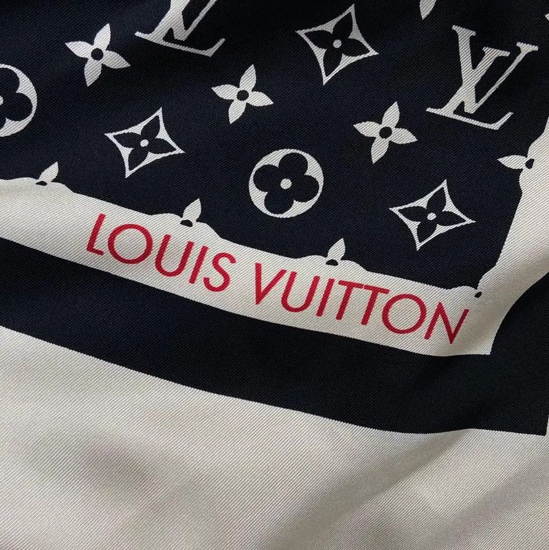Louis Vuitton Louis Vuitton Navy Cashmere Knit Sweater 0089 Size M / US 6-8 / IT 42-44 - 4 Thumbnail