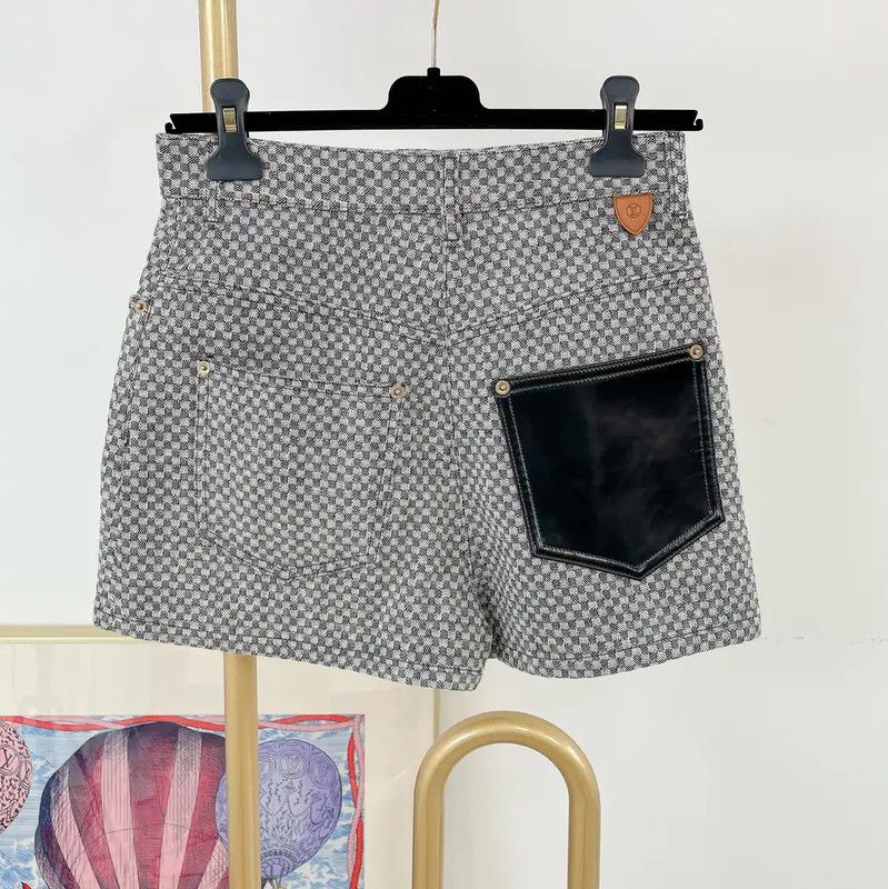 Louis Vuitton Louis Vuitton Gray Cotton Ladies Shorts 0089 Size 23" - 2 Thumbnail