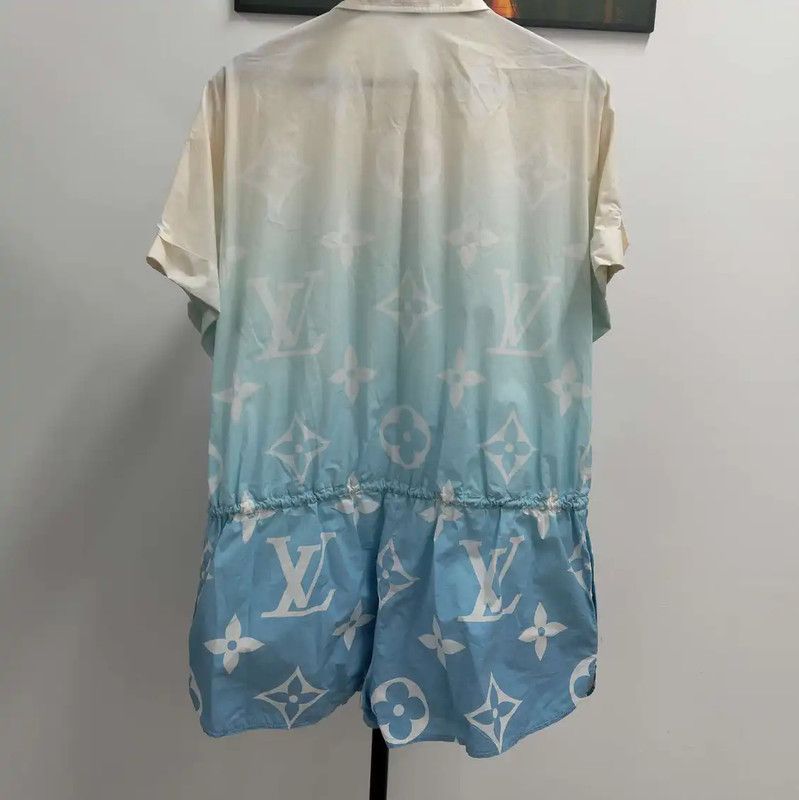 Louis Vuitton Louis Vuitton Summer Light Blue T-Shirt 0089 Size L / US 10 / IT 46 - 2 Thumbnail