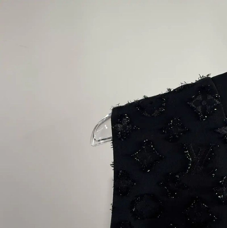 Louis Vuitton Louis Vuitton Black Silk Women's Dress Size XS 0089 Size XS / US 0-2 / IT 36-38 - 3 Thumbnail