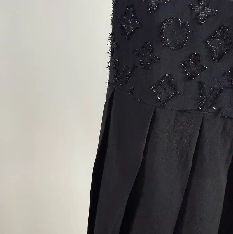 Louis Vuitton Louis Vuitton Black Silk Women's Dress Size XS 0089 Size XS / US 0-2 / IT 36-38 - 5 Thumbnail