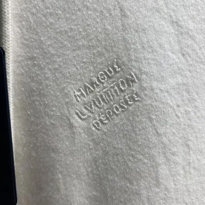 Louis Vuitton Louis Vuitton M Size White Cotton Hoodie 0089 Size M / US 6-8 / IT 42-44 - 2 Thumbnail