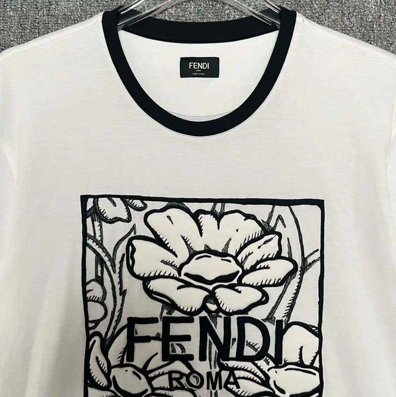 Fendi Fendi White Graphic Cotton T-Shirt for Men 0089 Size US S / EU 44-46 / 1 - 3 Thumbnail