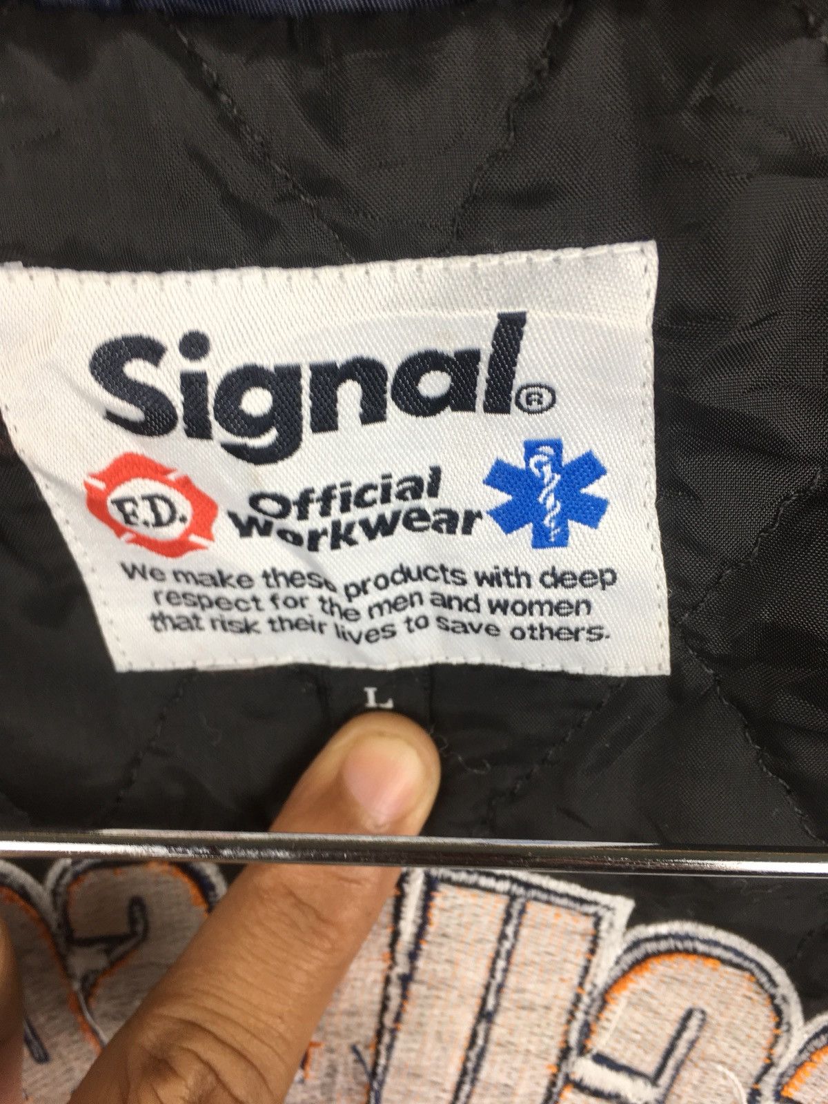 Designer × Vintage Vintage Signal Rescue Squad Embroidred armpit 24x26 Size US L / EU 52-54 / 3 - 7 Thumbnail