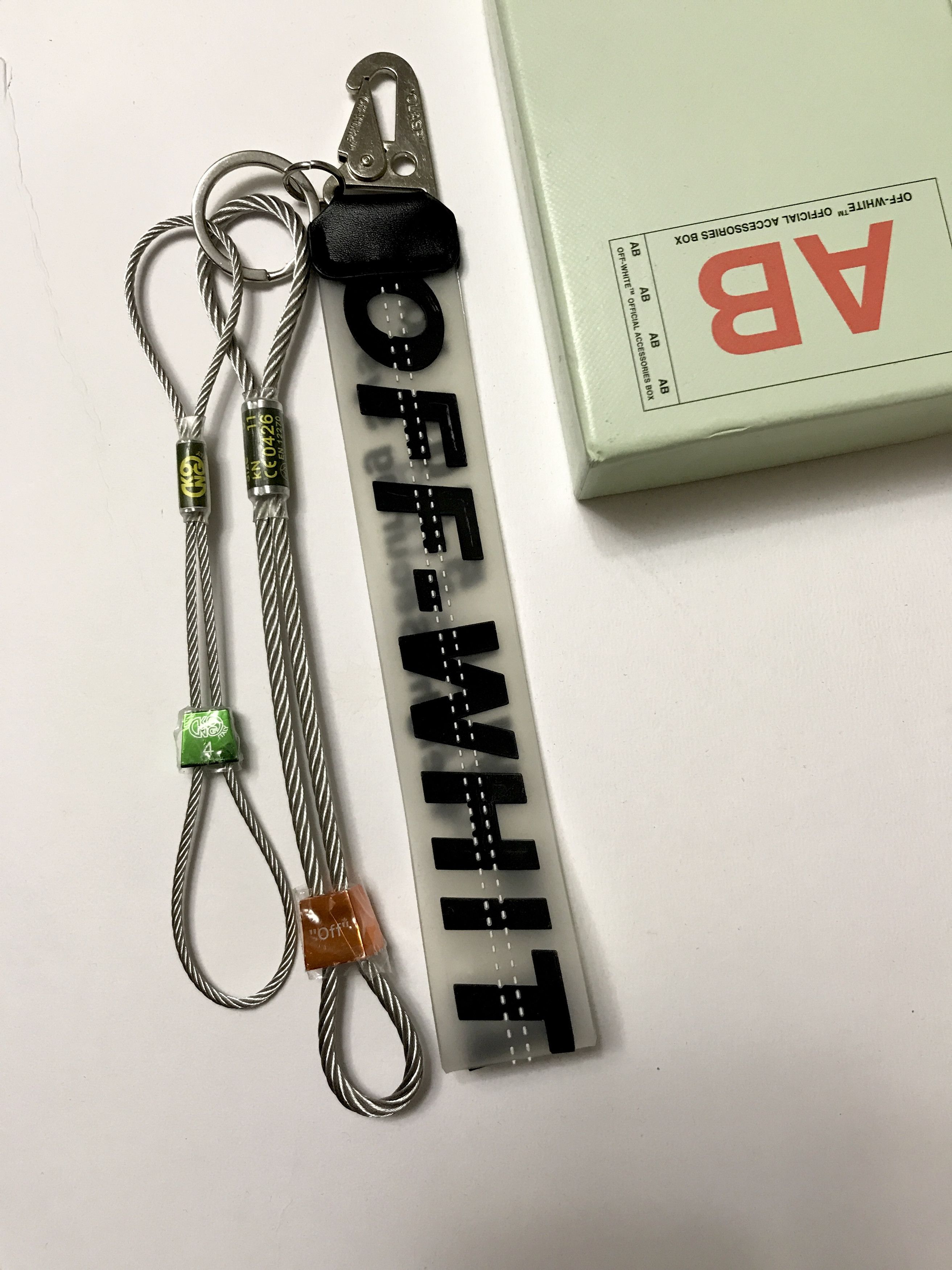 Off-White OFF-WHITE Keychain Pvc Rubber Transparent Black Size ONE SIZE - 1 Preview