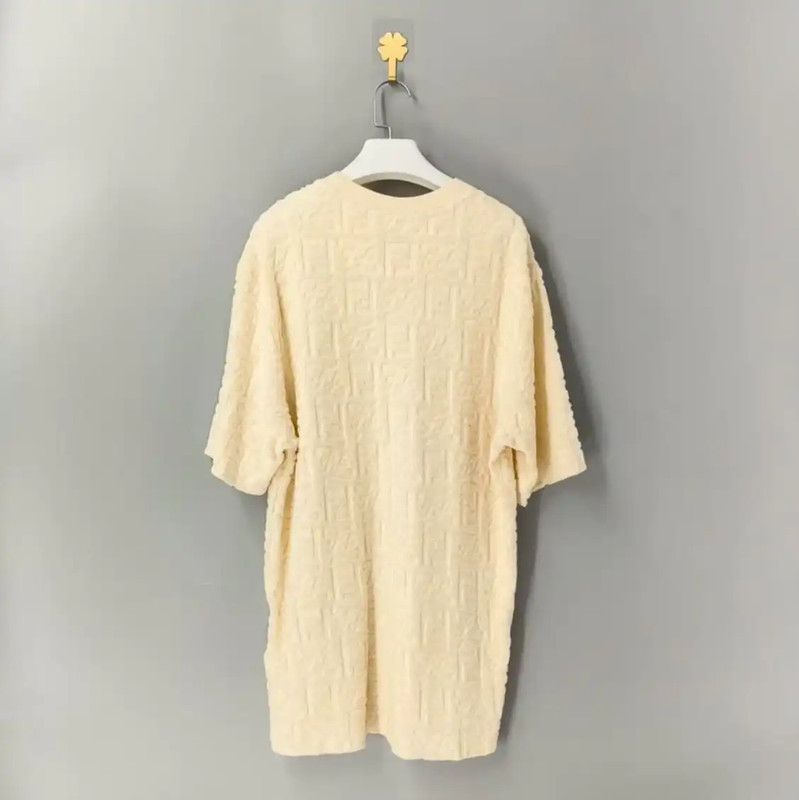 Fendi Fendi Cream T-Shirt for Men in Size M 0089 Size US M / EU 48-50 / 2 - 2 Thumbnail