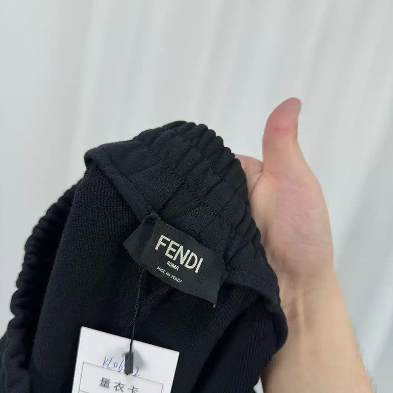 Fendi Fendi Summer Black Cotton Logo Shorts 0089 Size US 26 / EU 42 - 5 Thumbnail