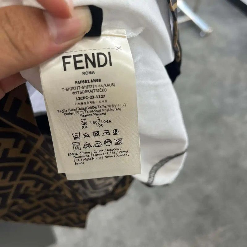 Fendi Fendi Men's White T-Shirt with Logo Design 0089 Size US L / EU 52-54 / 3 - 4 Thumbnail