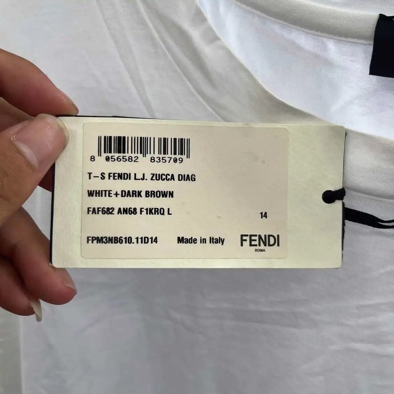 Fendi Fendi Men's White T-Shirt with Logo Design 0089 Size US L / EU 52-54 / 3 - 5 Thumbnail
