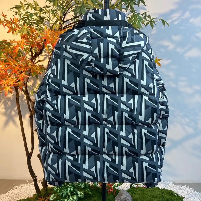 Fendi Fendi Colorblock Men's Down Jacket in XL Size 0089 Size US XL / EU 56 / 4 - 2 Thumbnail