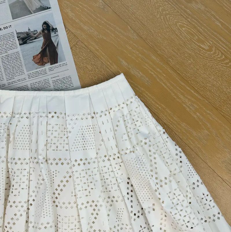 Fendi Fendi White Women's Skirt with Cutout Design 0089 Size 23" - 4 Thumbnail