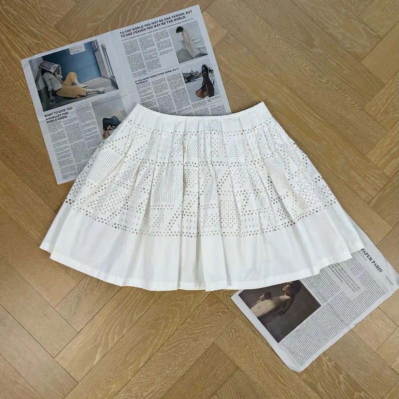 Fendi Fendi White Women's Skirt with Cutout Design 0089 Size 23" - 2 Thumbnail