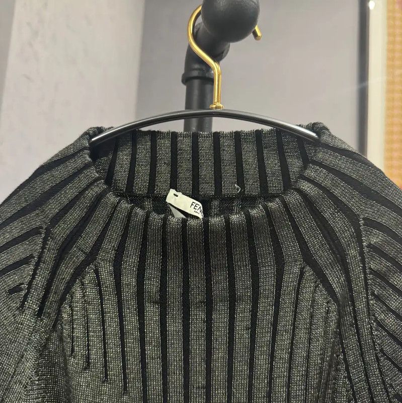Fendi Fendi Black Knitted Sweater for Women 0089 Size M / US 6-8 / IT 42-44 - 6 Thumbnail