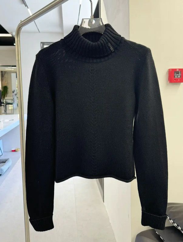 Fendi Fendi Black Wool Knit Sweater for Women 0089 Size M / US 6-8 / IT 42-44 - 2 Thumbnail