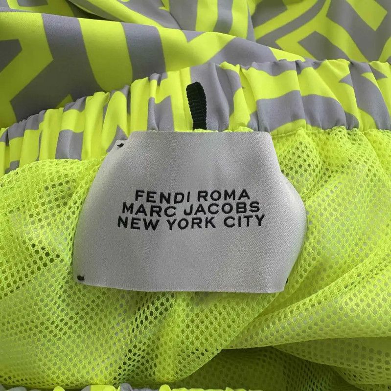 Fendi Fendi Neon Green Printed Casual Pants 0089 Size 25" / US 0 / IT 36 - 2 Thumbnail