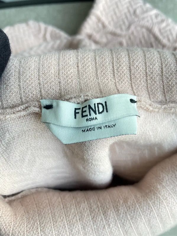 Fendi Fendi Pink Long Sleeve Knit Sweater for Women 0089 Size M / US 6-8 / IT 42-44 - 3 Thumbnail