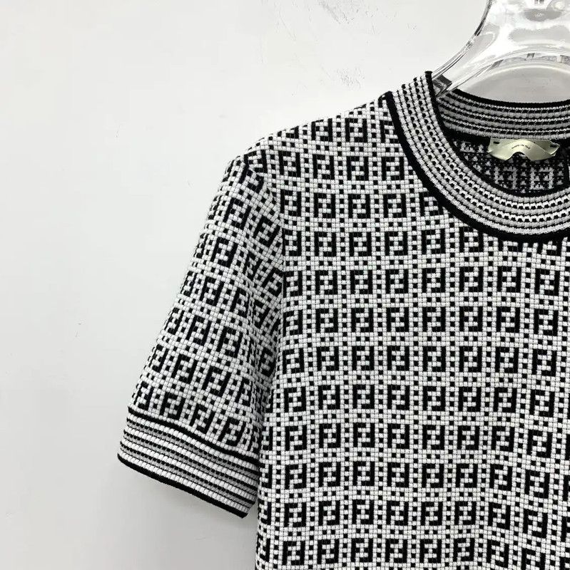 Fendi Fendi Color Block Knit Sweater for Women 0089 Size M / US 6-8 / IT 42-44 - 3 Thumbnail