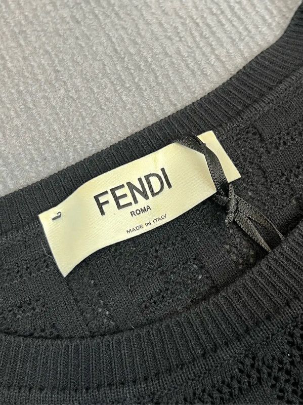 Fendi Fendi Black Wool Cropped Sweater for Women 0089 Size S / US 4 / IT 40 - 3 Thumbnail