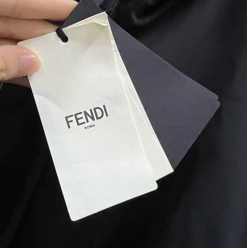 Fendi Fendi Black Cotton Long Sleeve Cropped Hoodie 0089 Size ONE SIZE - 3 Thumbnail